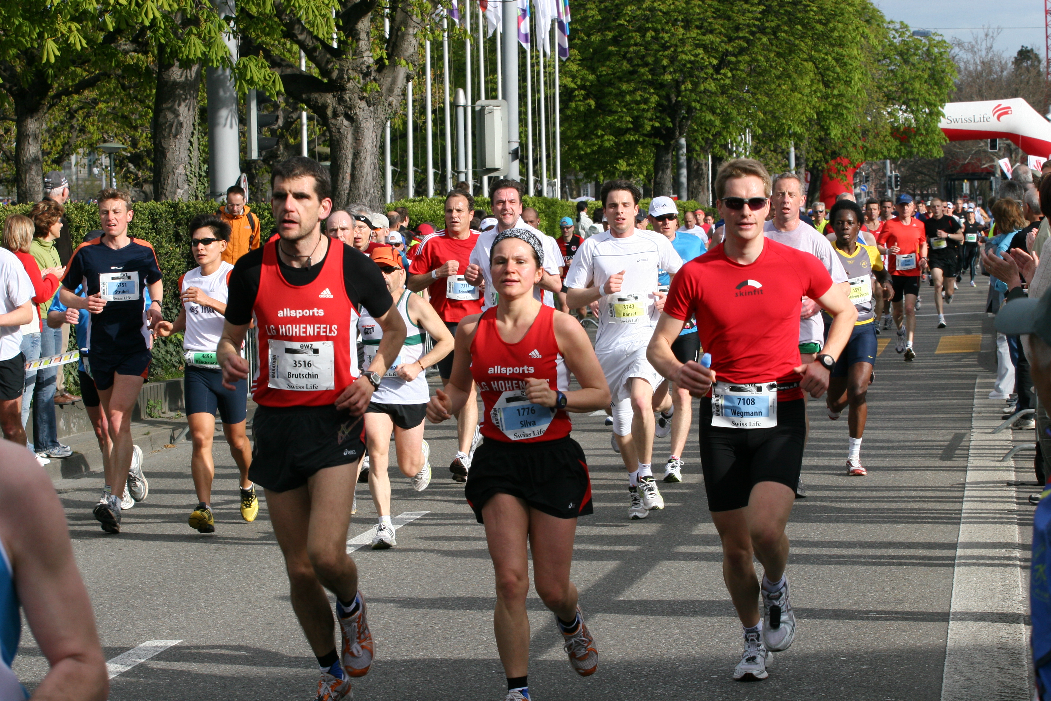 File:Marathon Runners - Wikimedia Commons