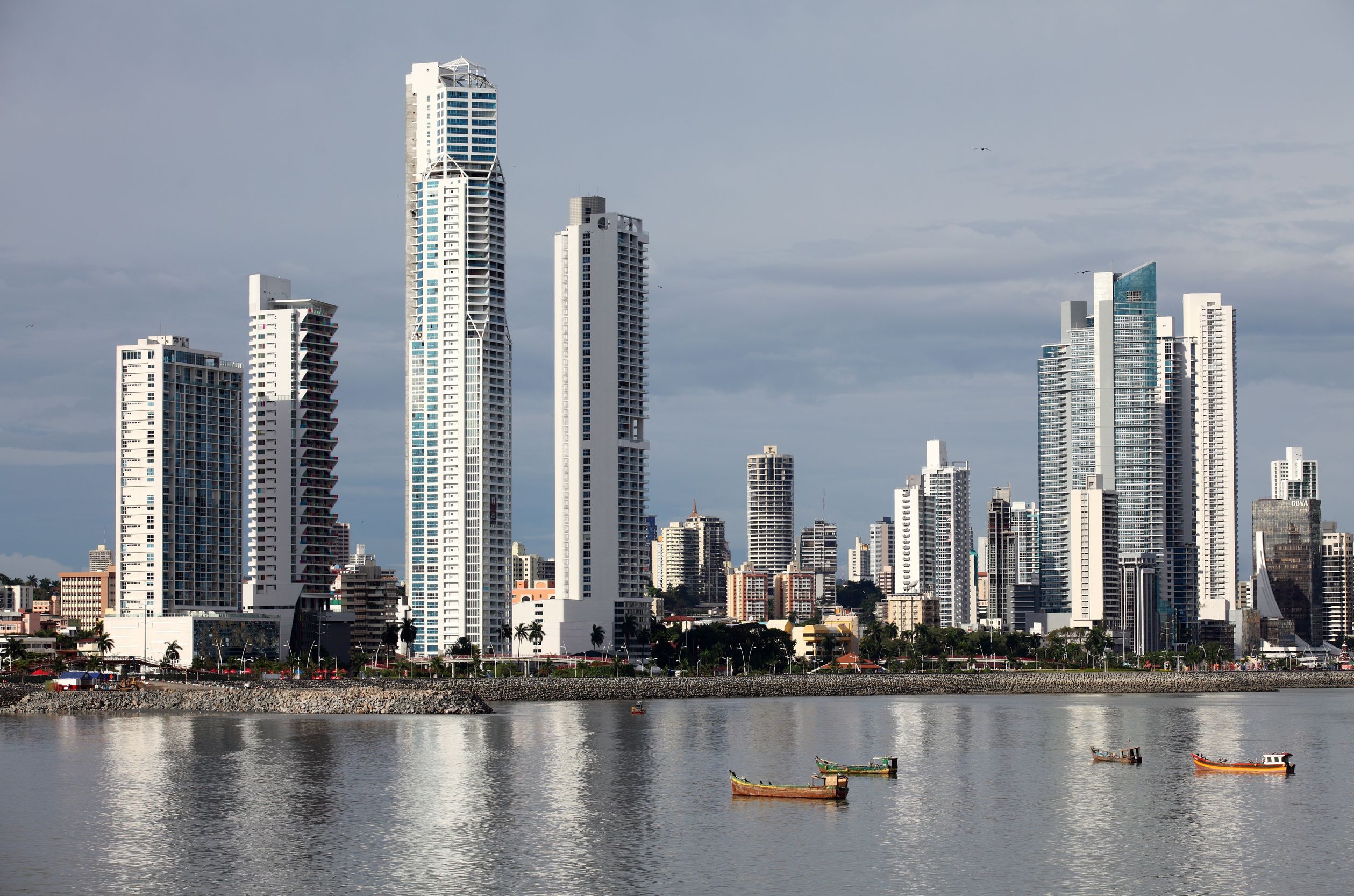 Skyline of Panama City : Layover Guide