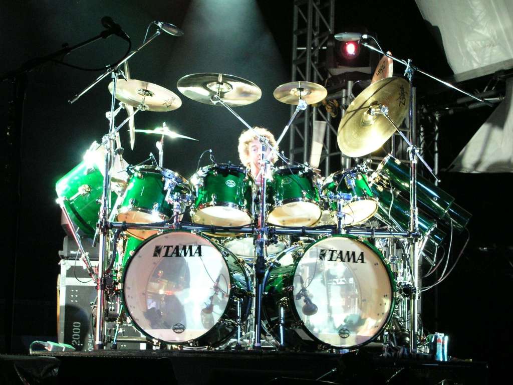 File:Simon Phillips on drums - Wikimedia Commons