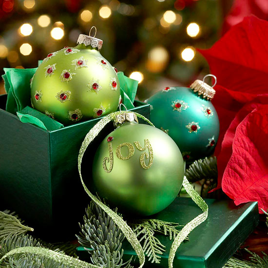 Splendid ideas for Christmas tree decoration with homemade ornaments