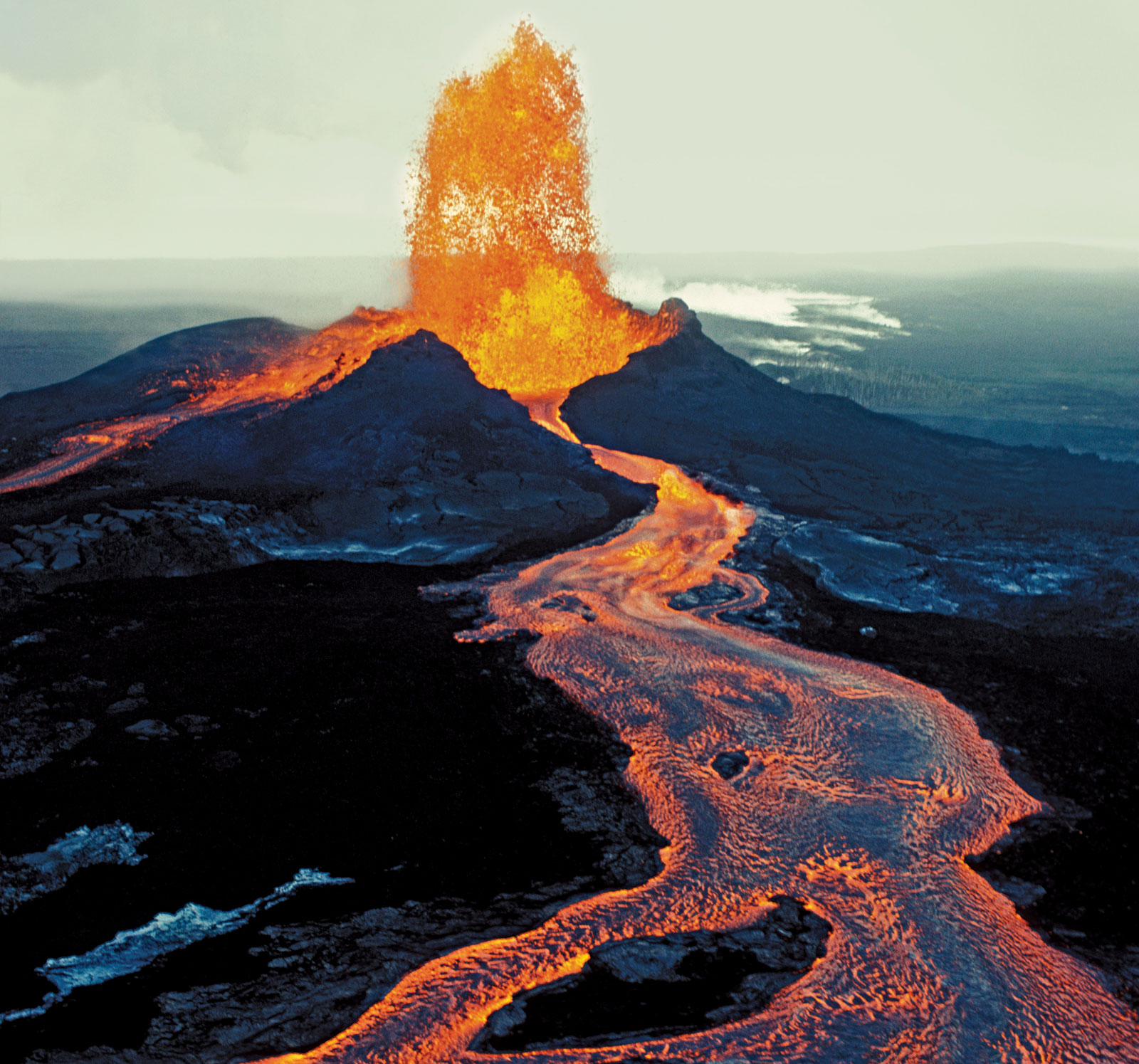 Volcanoes homework help | KS1 and KS2 geography: volcanoes 
