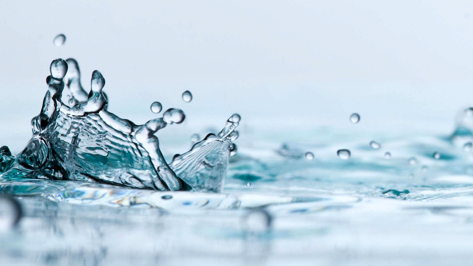 water drop | Photography | digital design | ecommerce specialist 