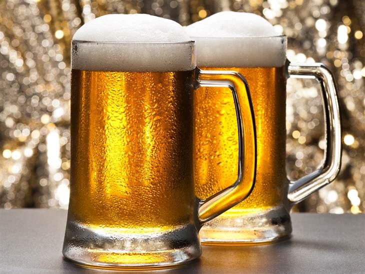Cheers! A Health Benefits of Drinking Beer | Aajtak Abtak