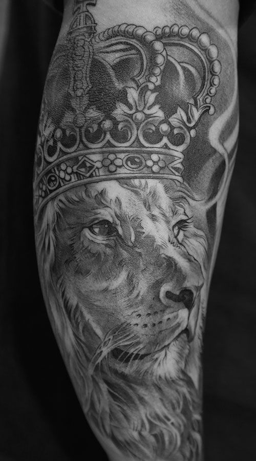 Lion King black and white tattoo from Lowrider tattoo studio 