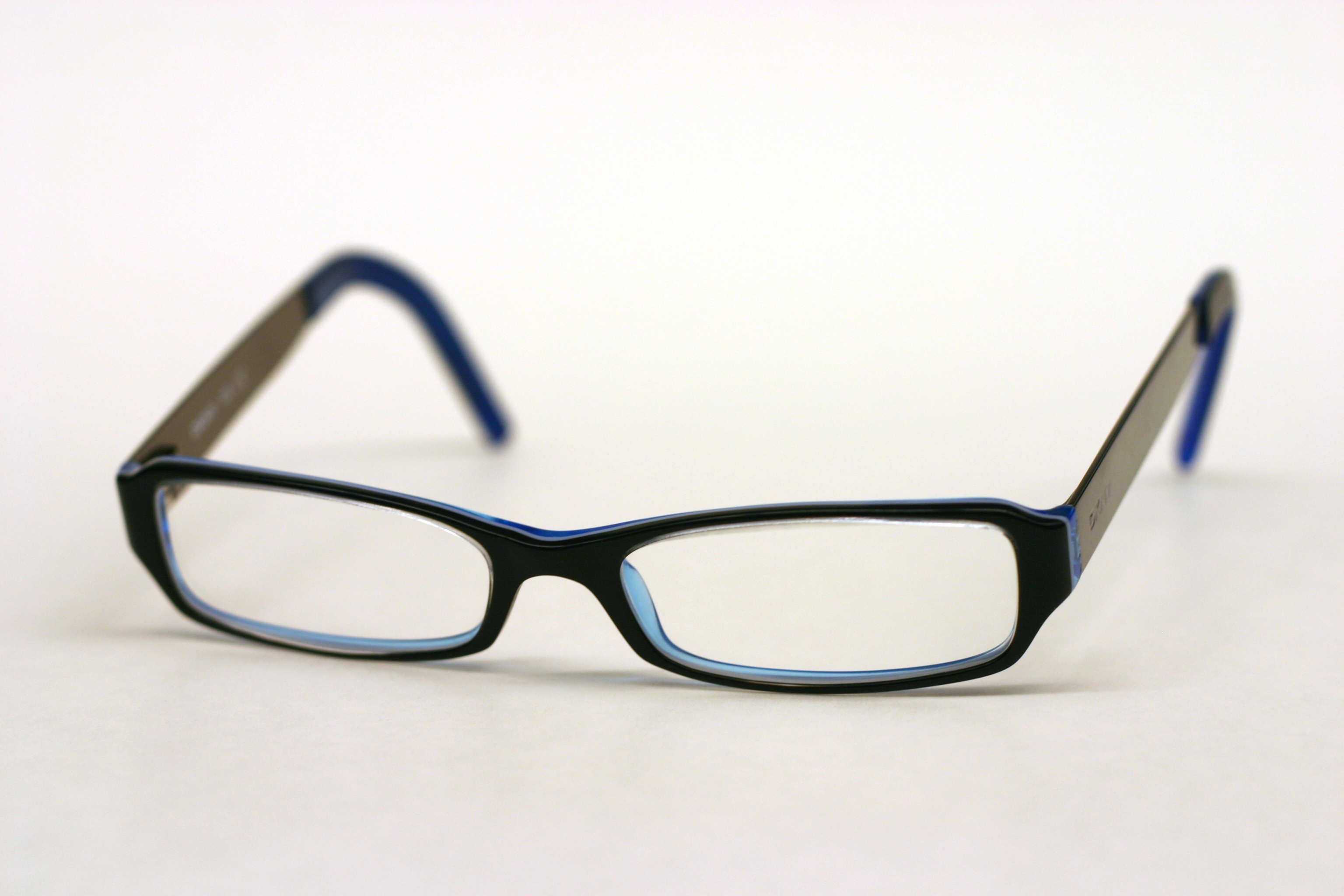 File:DKNY Glasses - Wikimedia Commons