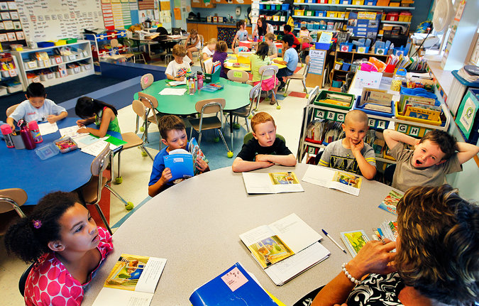 Kindergarten Classroom With Students Clip Art Library
