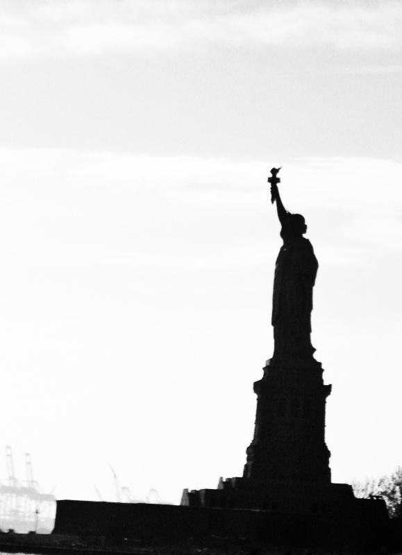Statue of Liberty Silhouette | { T o E x p l o r e / R o a m 