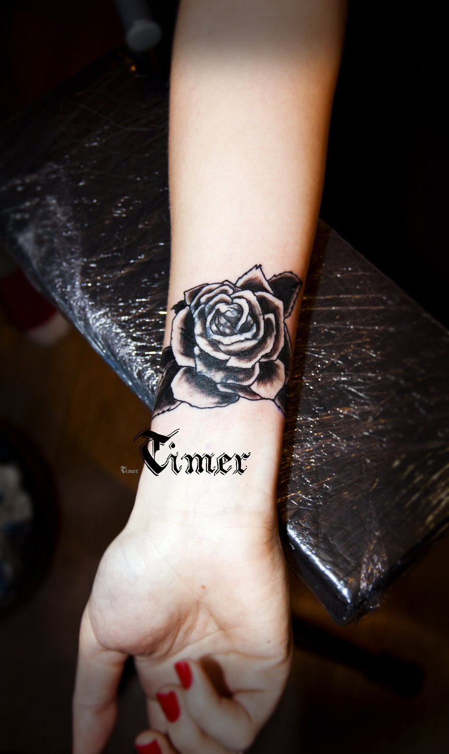 40+ Most Beautiful Black Rose Tattoo Images