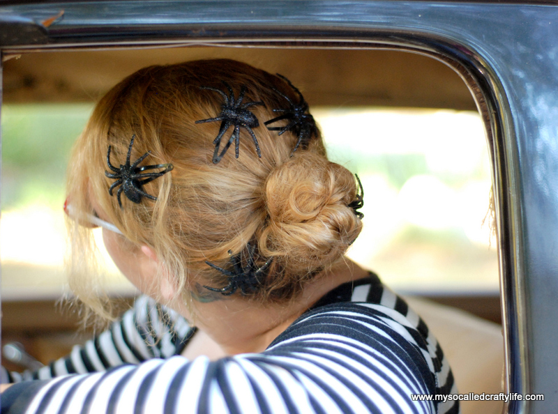 DIY Spider Hair Accessories for Halloween or Gothic Style