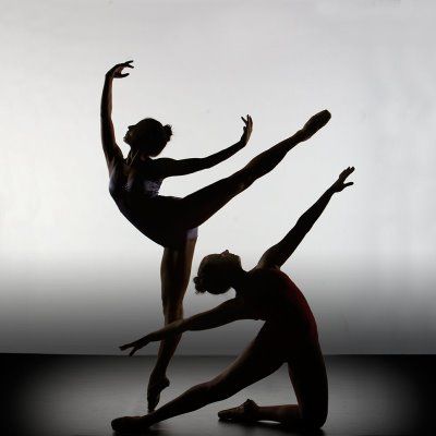 Image result for female duet dance partnering | Poses de danza, Fotografía  danza contemporánea, Poses