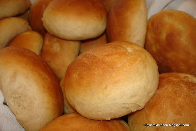 Easy No Knead Yeast Rolls - melissassouthernstylekitchen.com