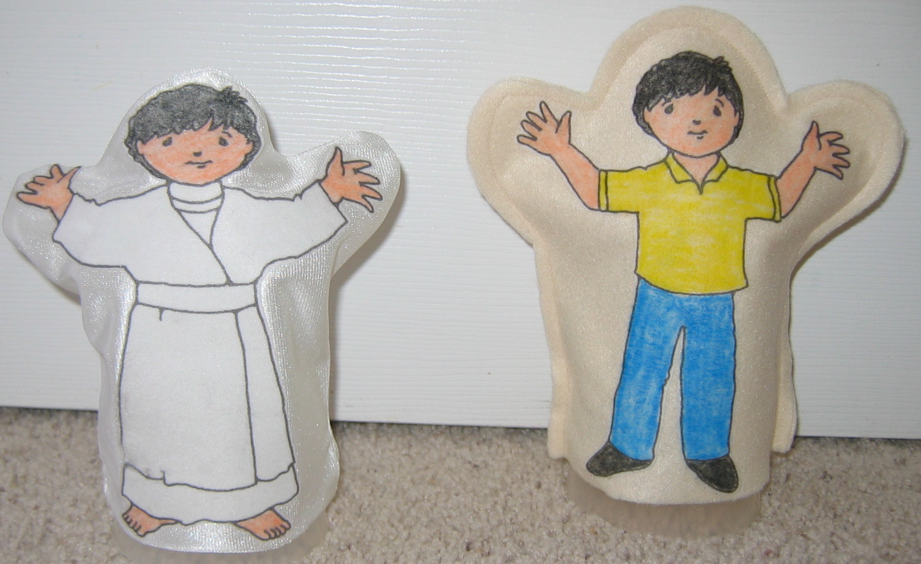 Handmade Fabric Puppets for Storytelling and Education