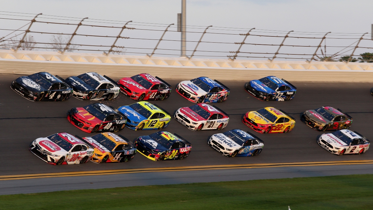 NASCAR Race Action - High-Speed Pack Racing at Twilight
