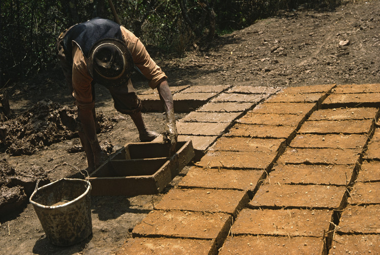 Adobe: The Most Sustainable Recyclable Building Material | ArchDaily