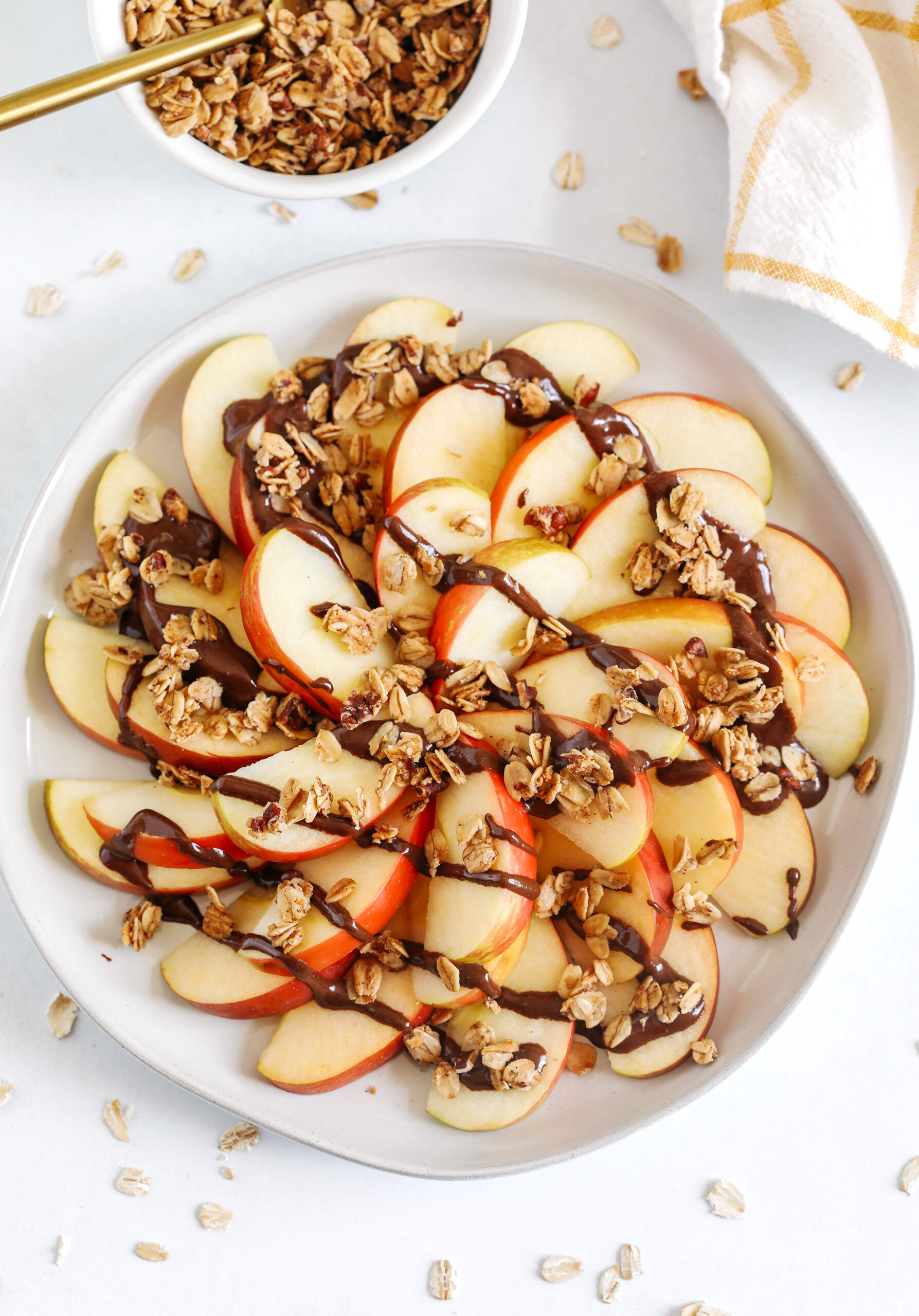 Chocolate Granola Apple Wedges