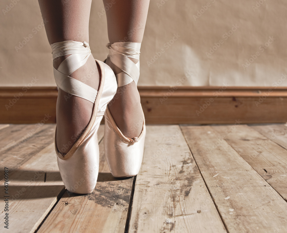 Poster, Wandbilder Ballet Shoes on Wooden Floor, 40x30 cm