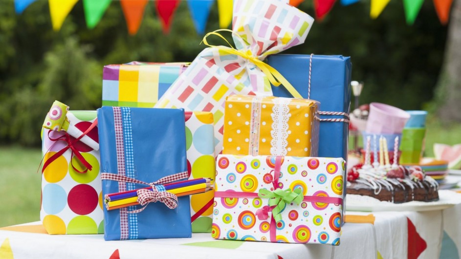 Buying Kids Birthday Party Presents Made Easy Caseys Toys