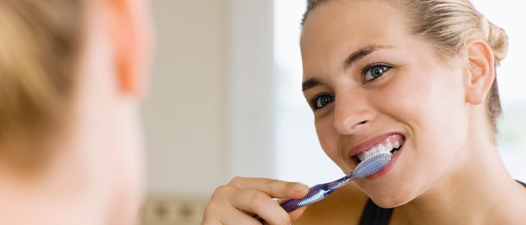 Study reveals recording selfies while brushing teeth can improve ...