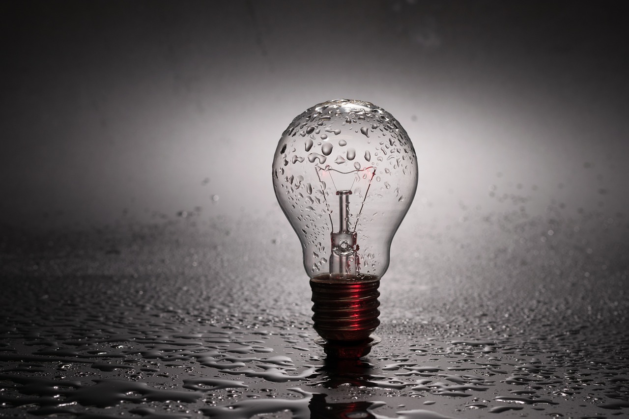 100,000+ Free Light Bulb &amp; Bulb Images - Pixabay