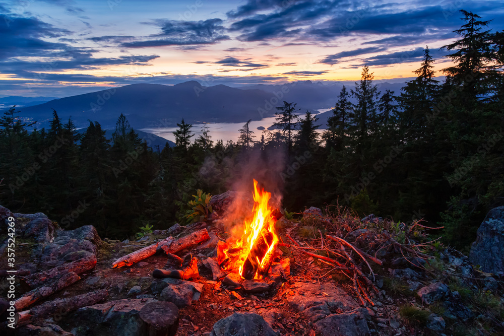 Campfire-Bilder: Stock-Fotos &amp; -Videos. | Adobe Stock