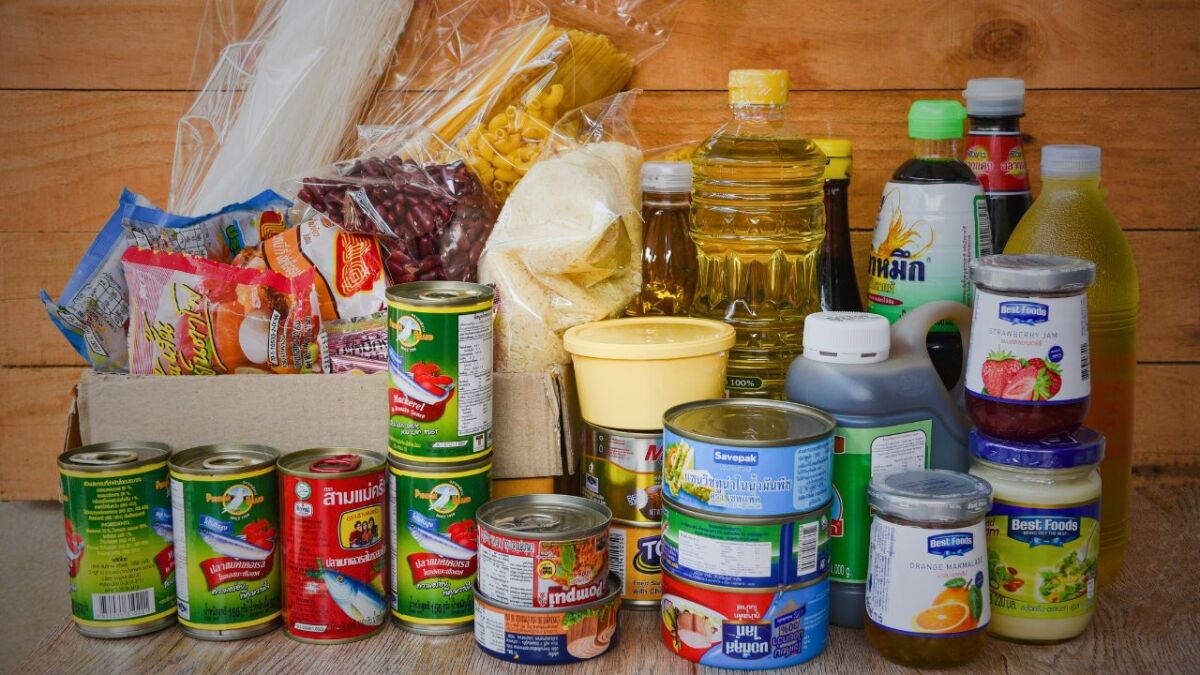 canned food pictures
