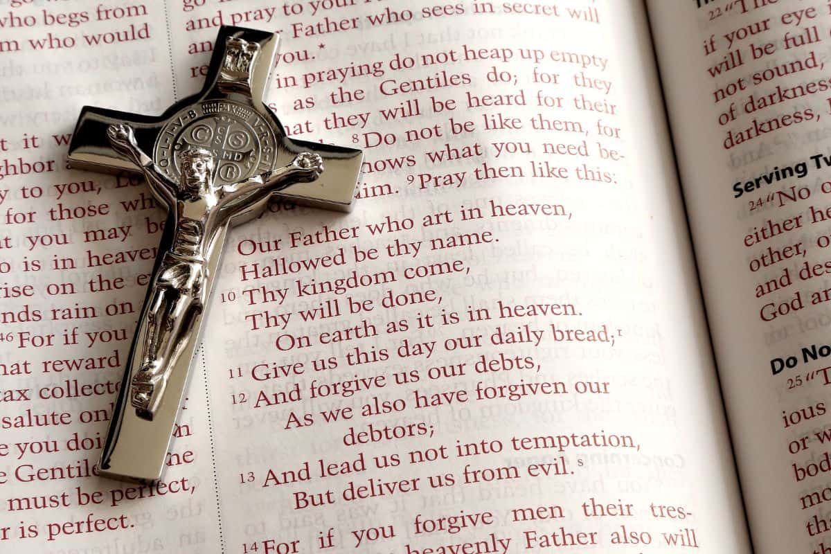 Common Catholic Prayers Every Catholic Should Know - Catholic Stay ...