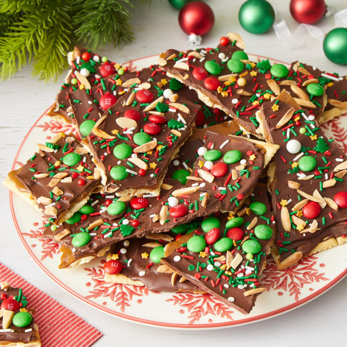 50 Easy Christmas Treats to Make for the Holidays