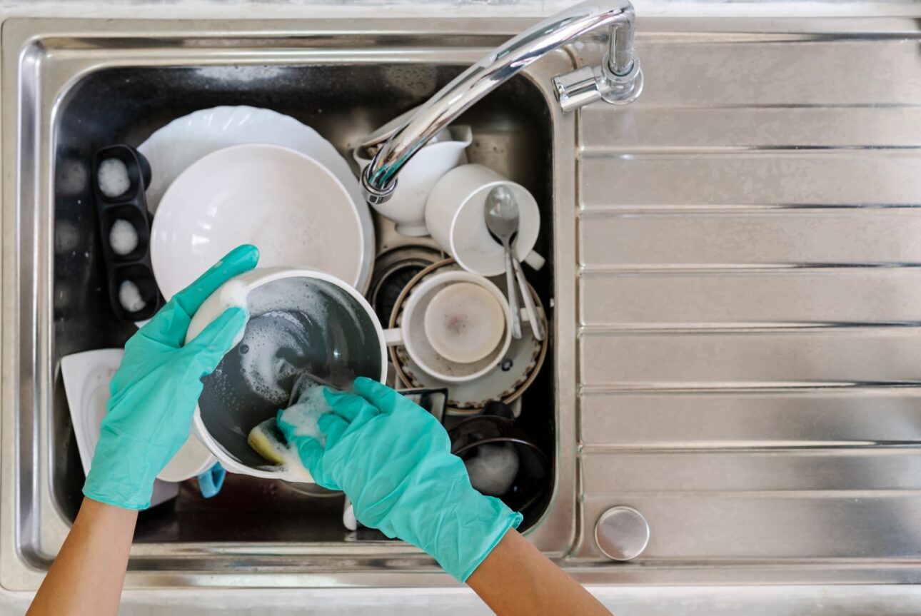 Best Way To Clean Dishes | Merry Maids