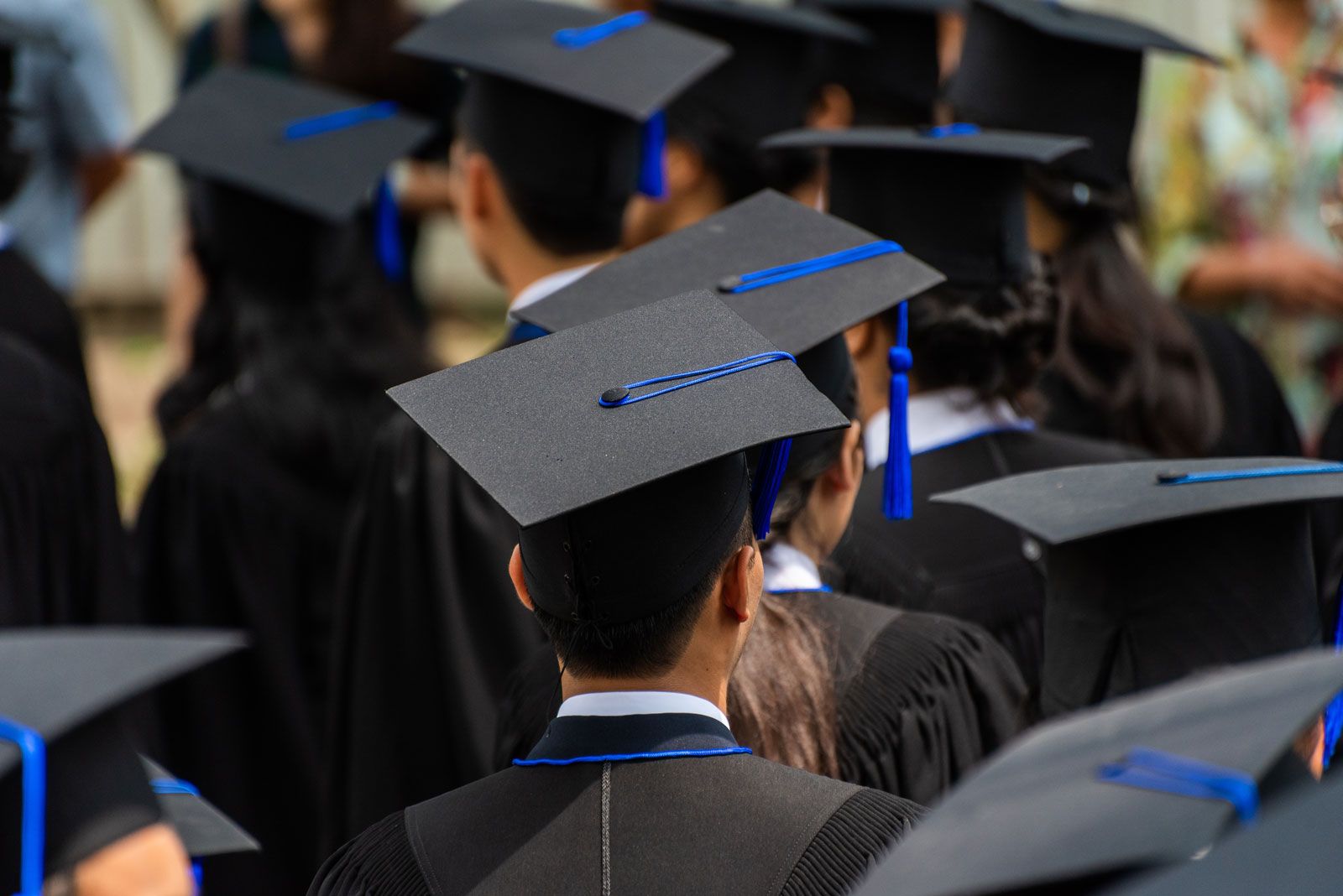 Pro and Con: College Education | Britannica