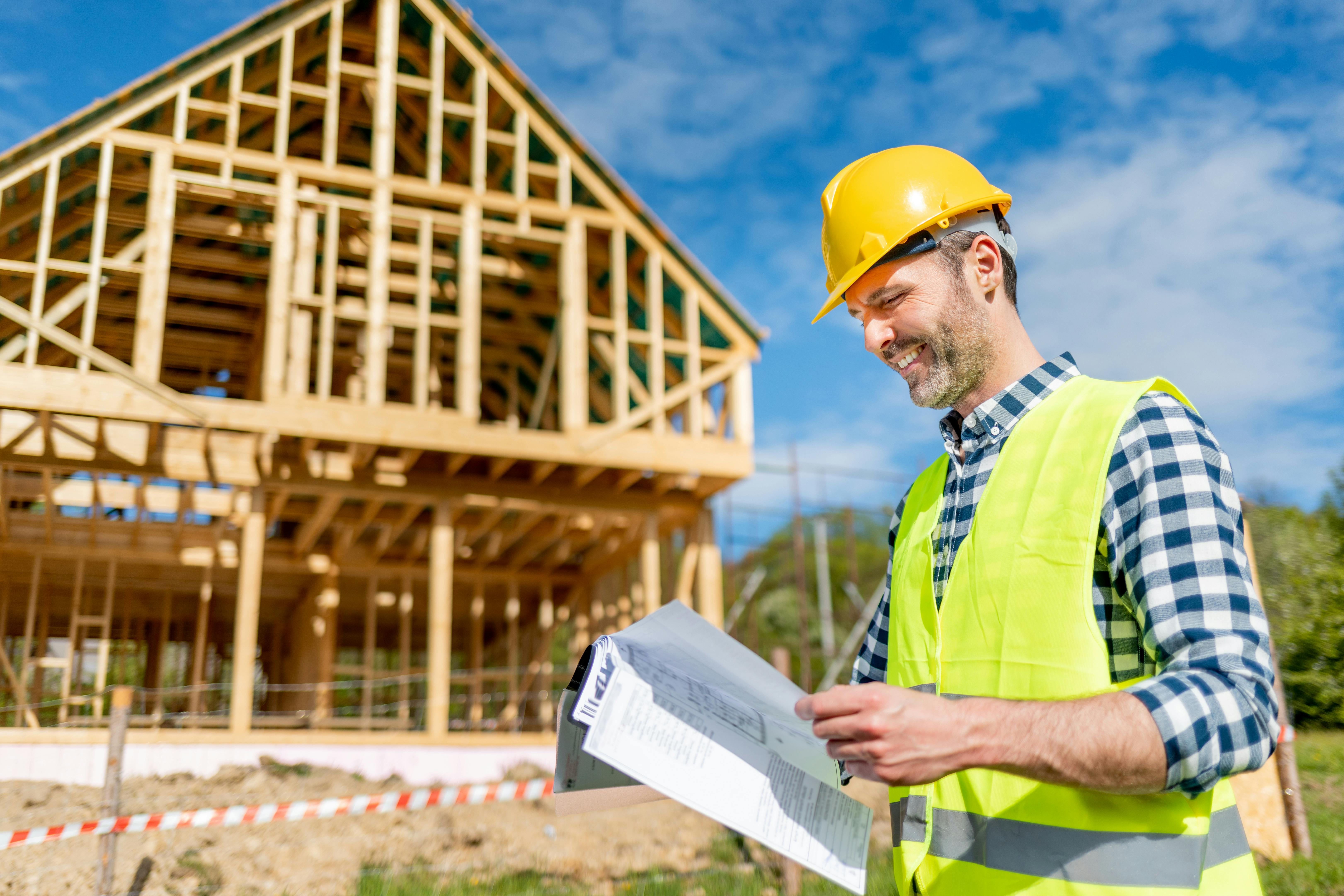 What Do Construction Workers Do? The Full Guide | Houzz Pro