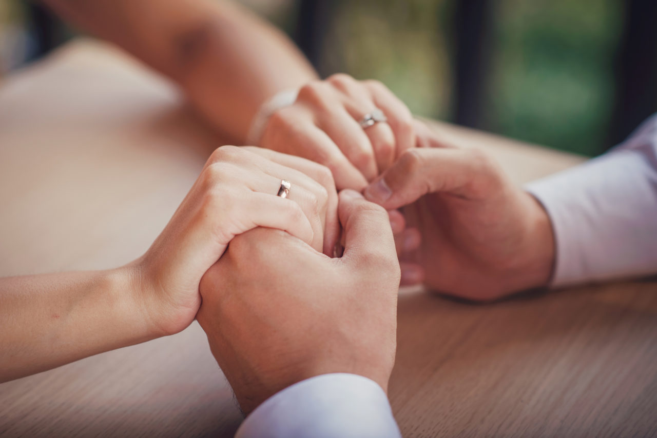 The Benefits and Challenges of Praying with Your Husband - MomLife ...