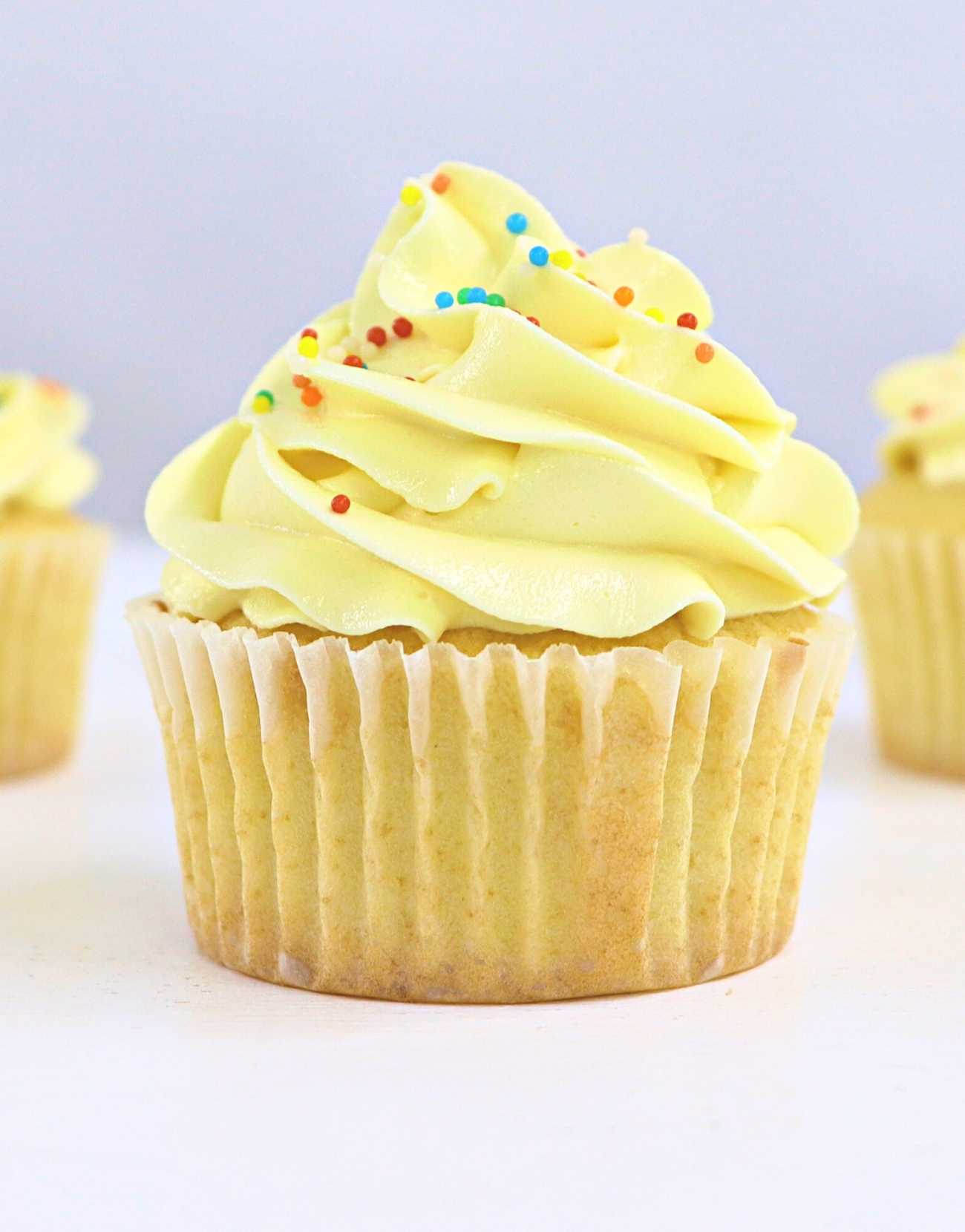Soft Vanilla Cupcakes