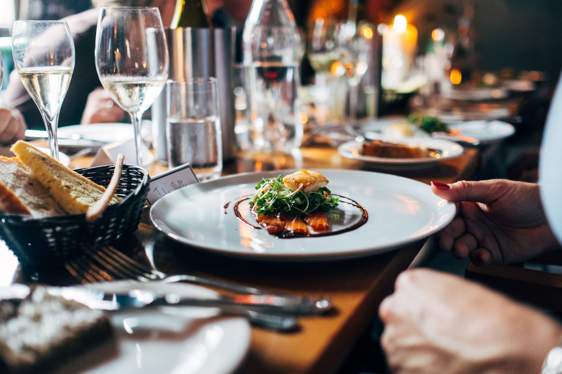 A History of Dining Out in Restaurants - Esquires Coffee