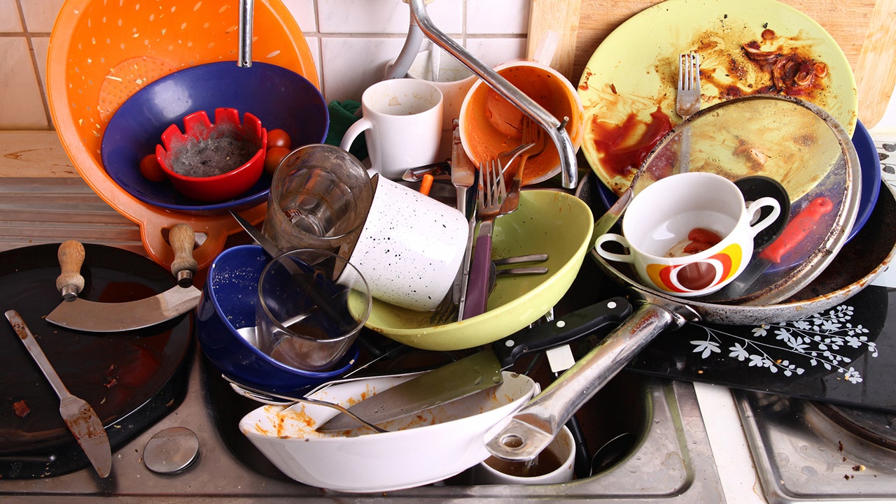 Hate washing dishes? Here are 5 tips for making it much less of a ...