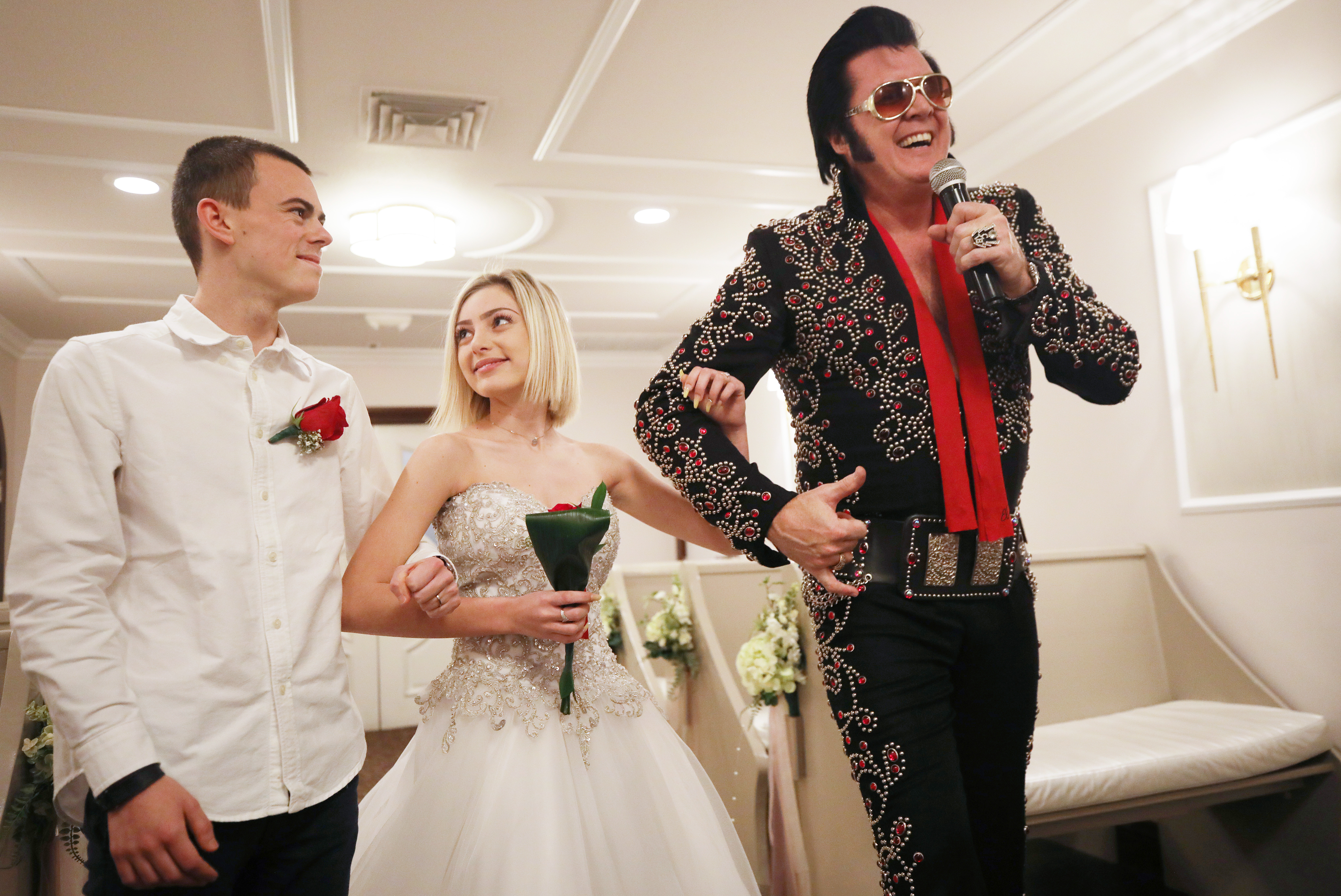 Now or Never: Elvis-themed weddings no longer permitted in Las ...