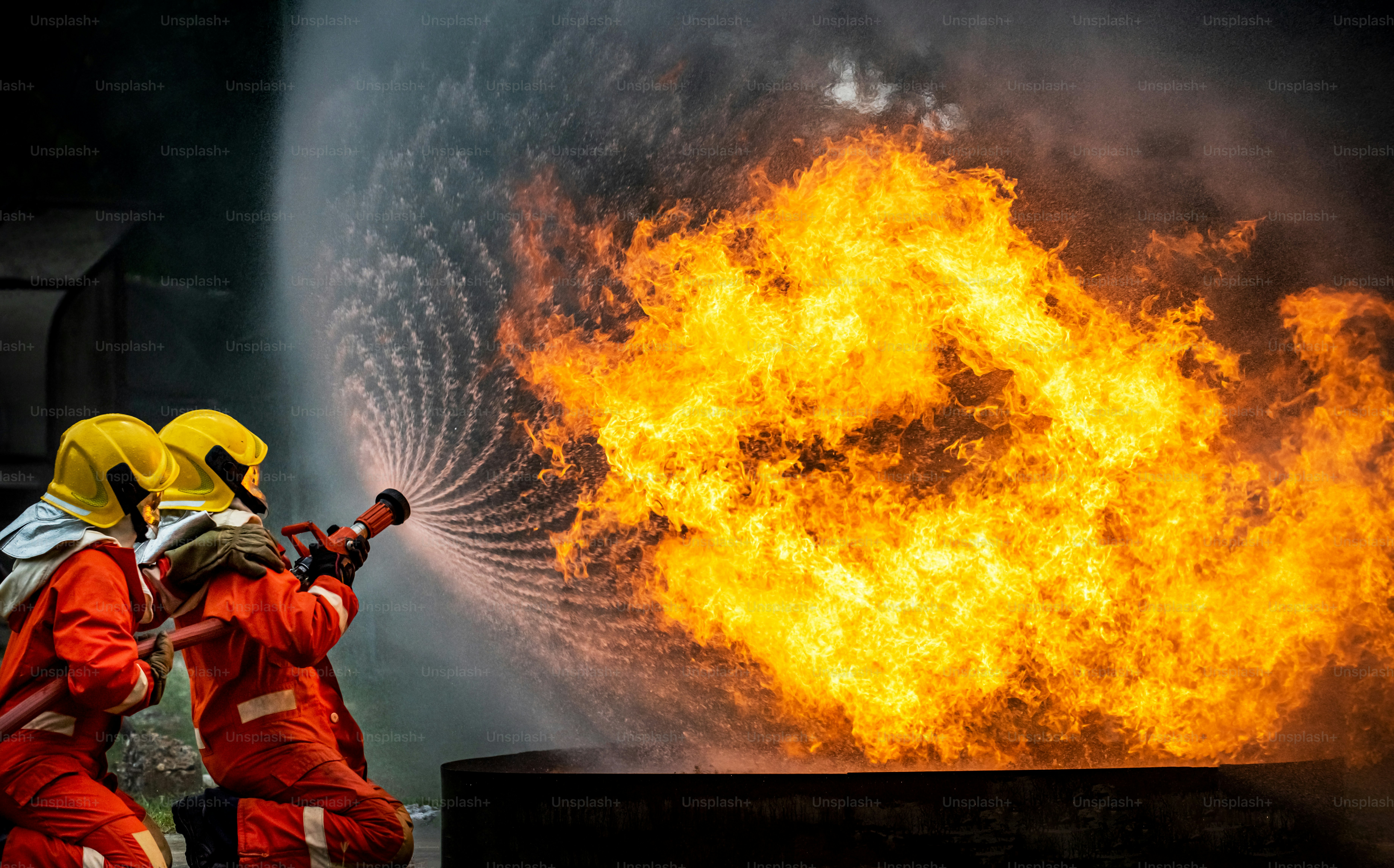 500+ Fireman Pictures [HD] | Download Free Images on Unsplash