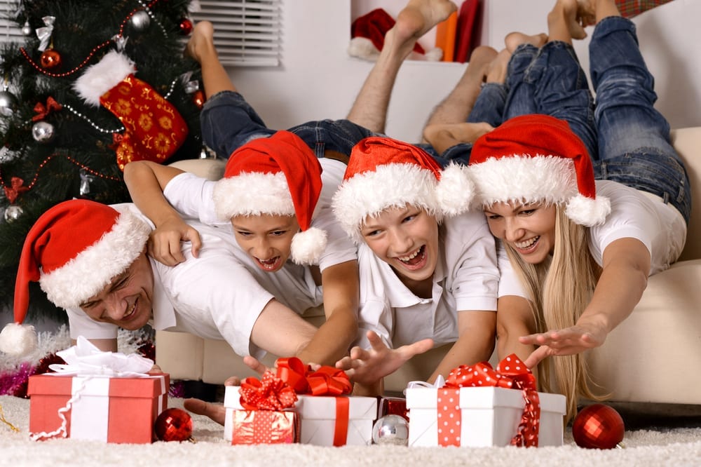 15 Fun Christmas Activities That Your Teen Will Love - Teens -