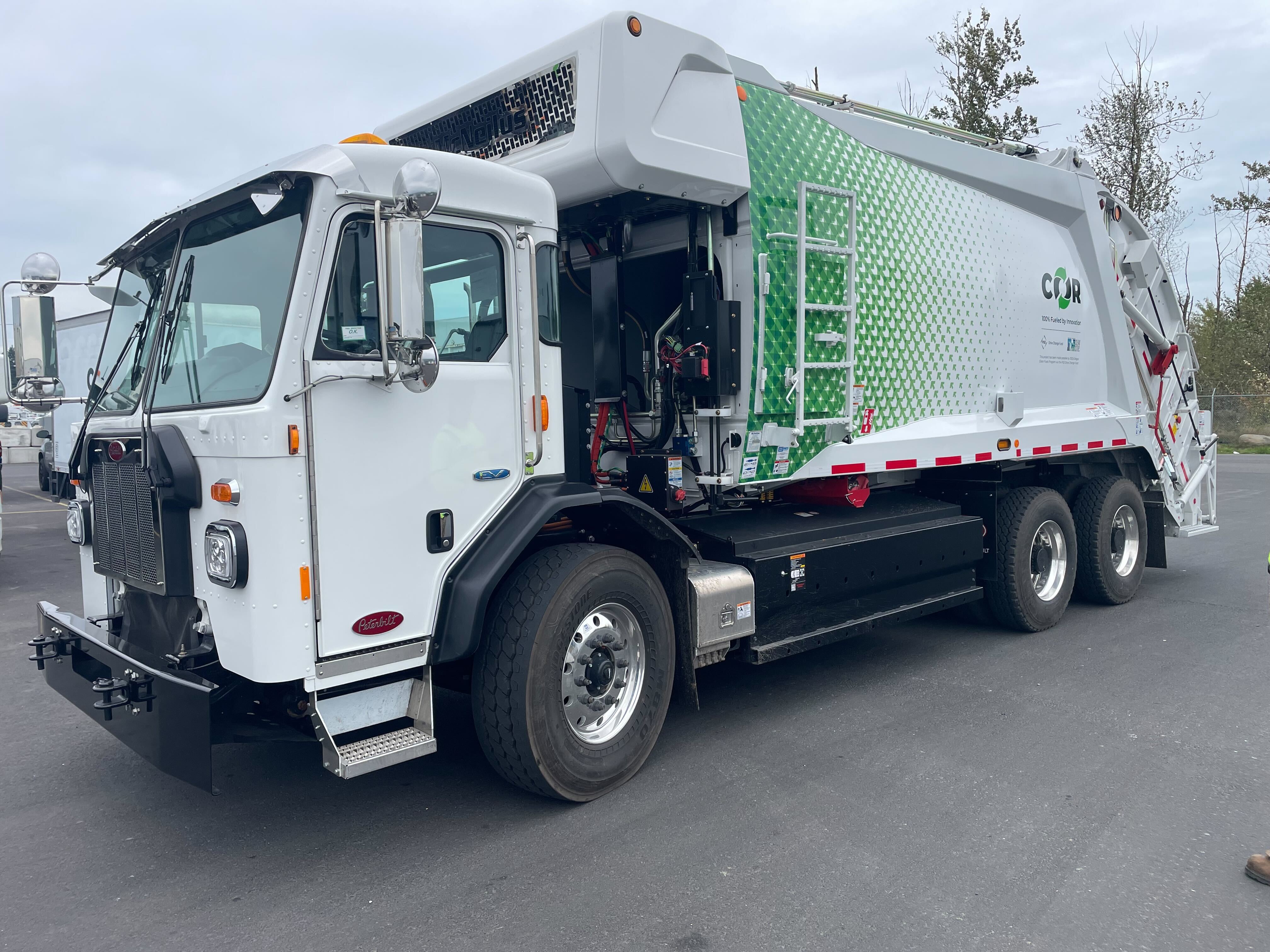 garbage trucks pictures