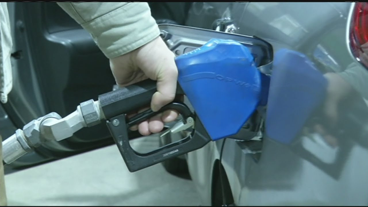 Hold-open clips coming back to Mass. gas nozzles