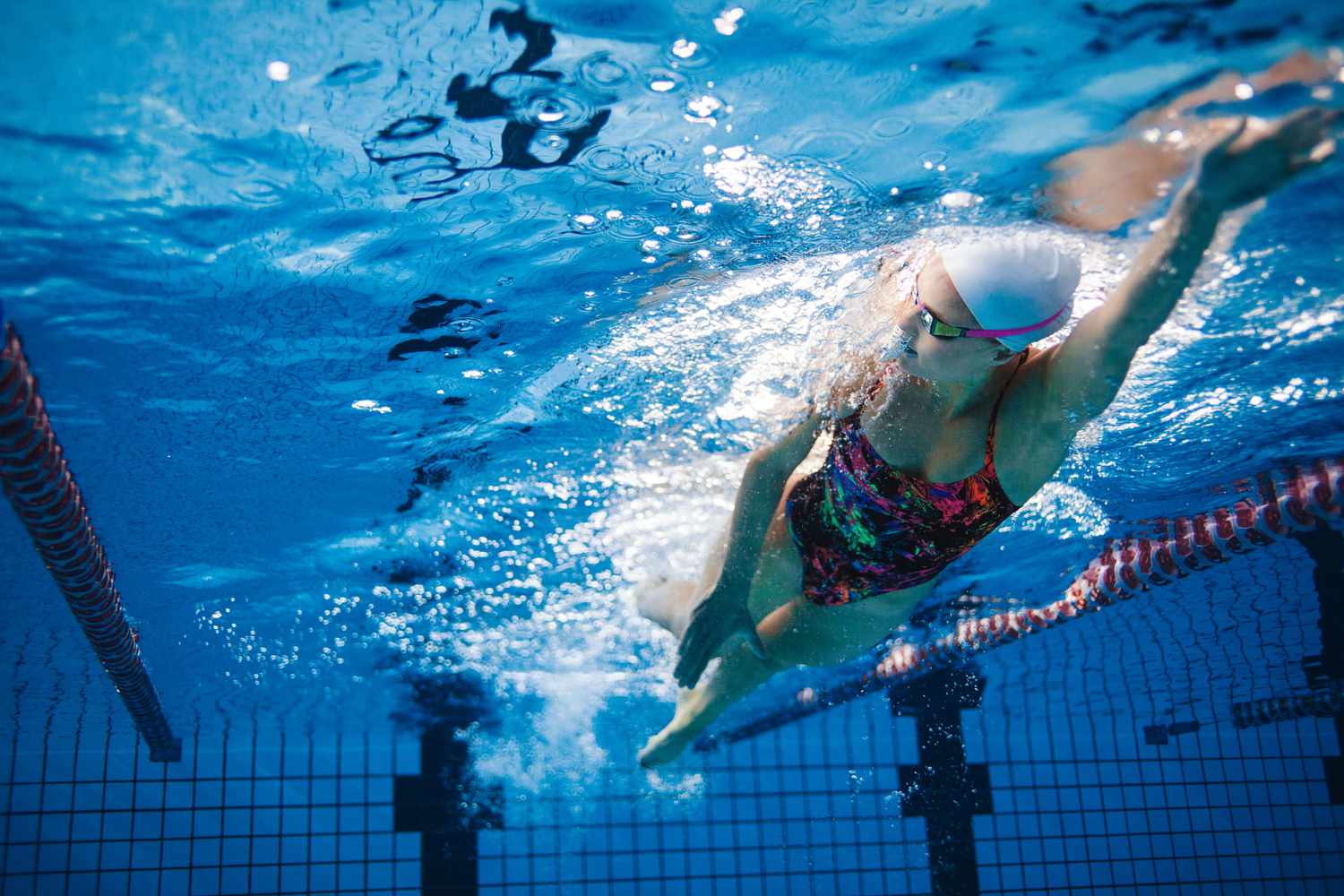 girl swimmings