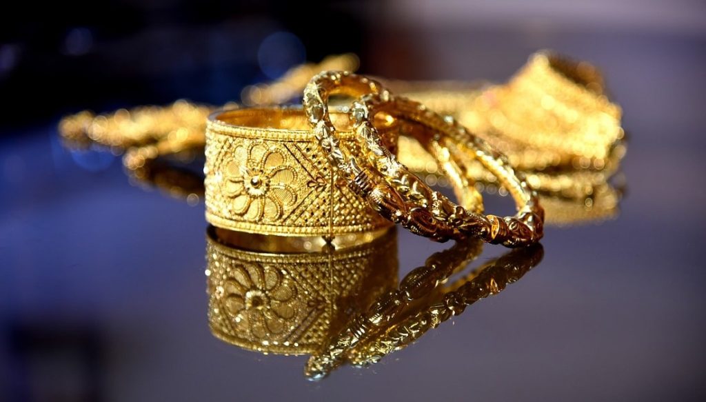 gold jewelry pictures