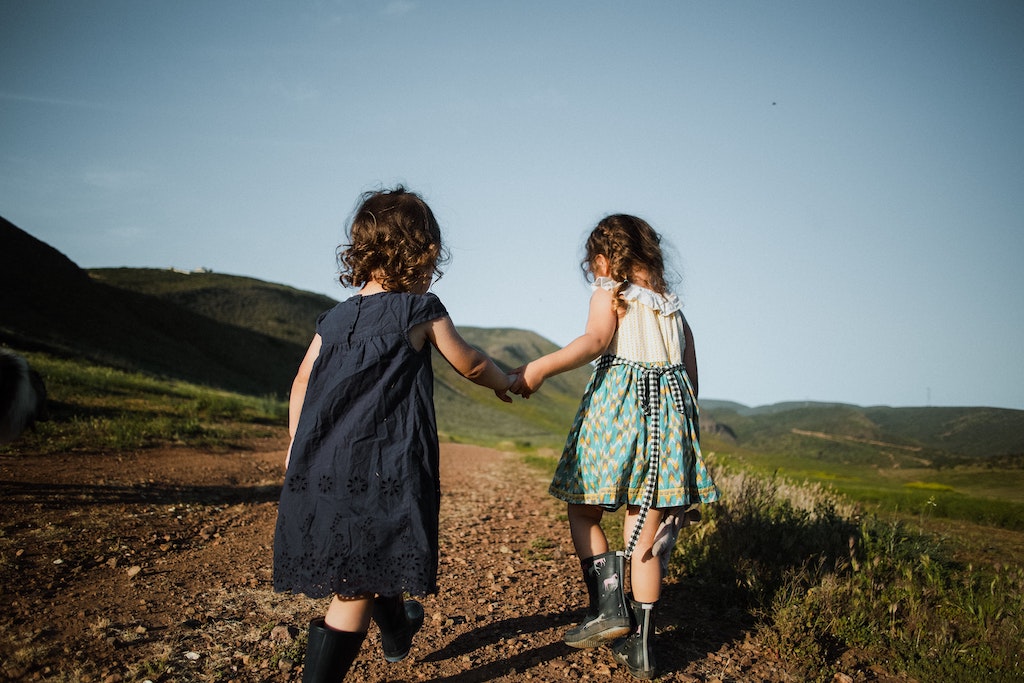 5 Ways to Help Kids Be Good Friends - ChildWatch
