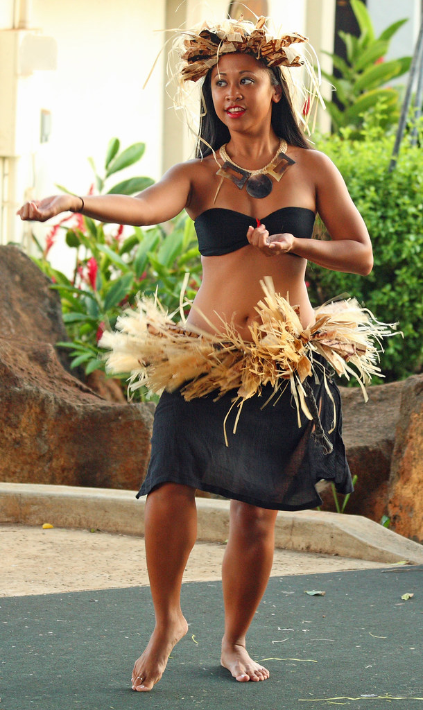 Hula dancer in action, Poipu, Kauai, Hawaii | These are oldi… | Flickr