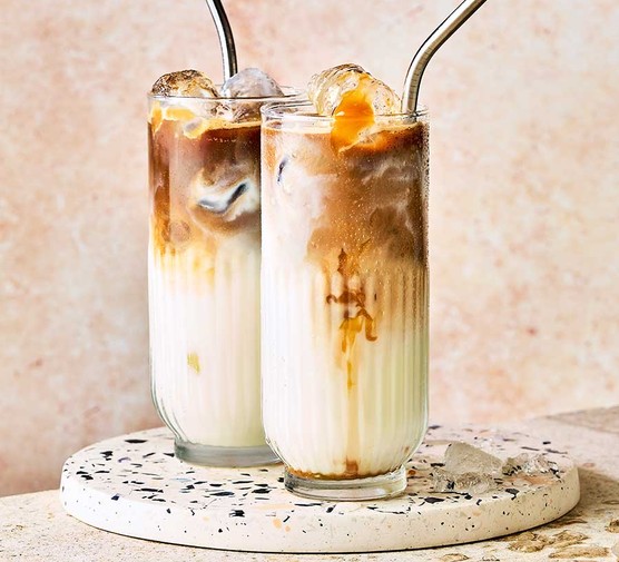 Iced caramel macchiato