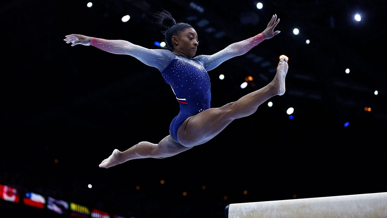 Simone Biles Leads U.S. Gymnastics to Record Win at World ...