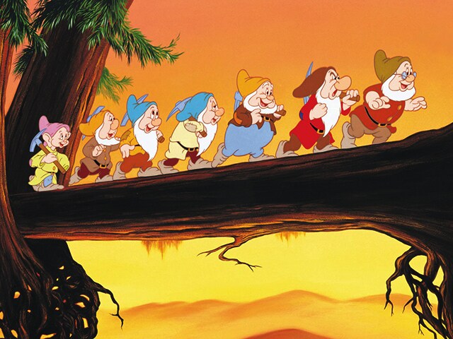 images of snow white and the seven dwarfs