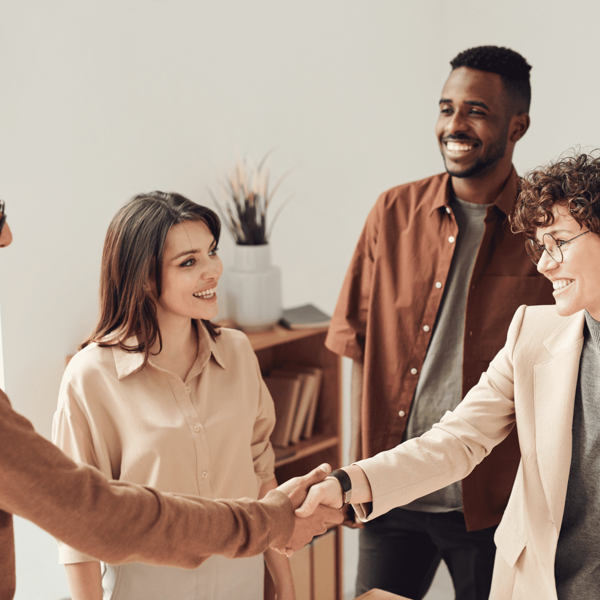 Guide to Introducing Friends, Colleagues, Classmates, Partners ...