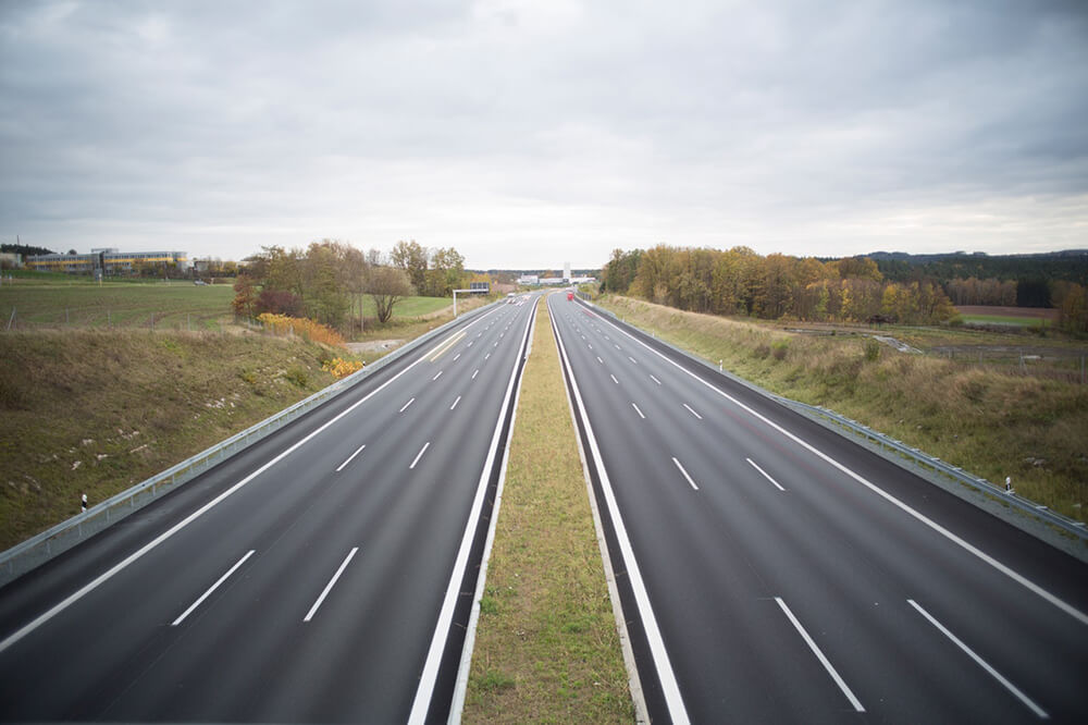Which Highway Lanes Are the Most Dangerous to Drive In? - Golden ...