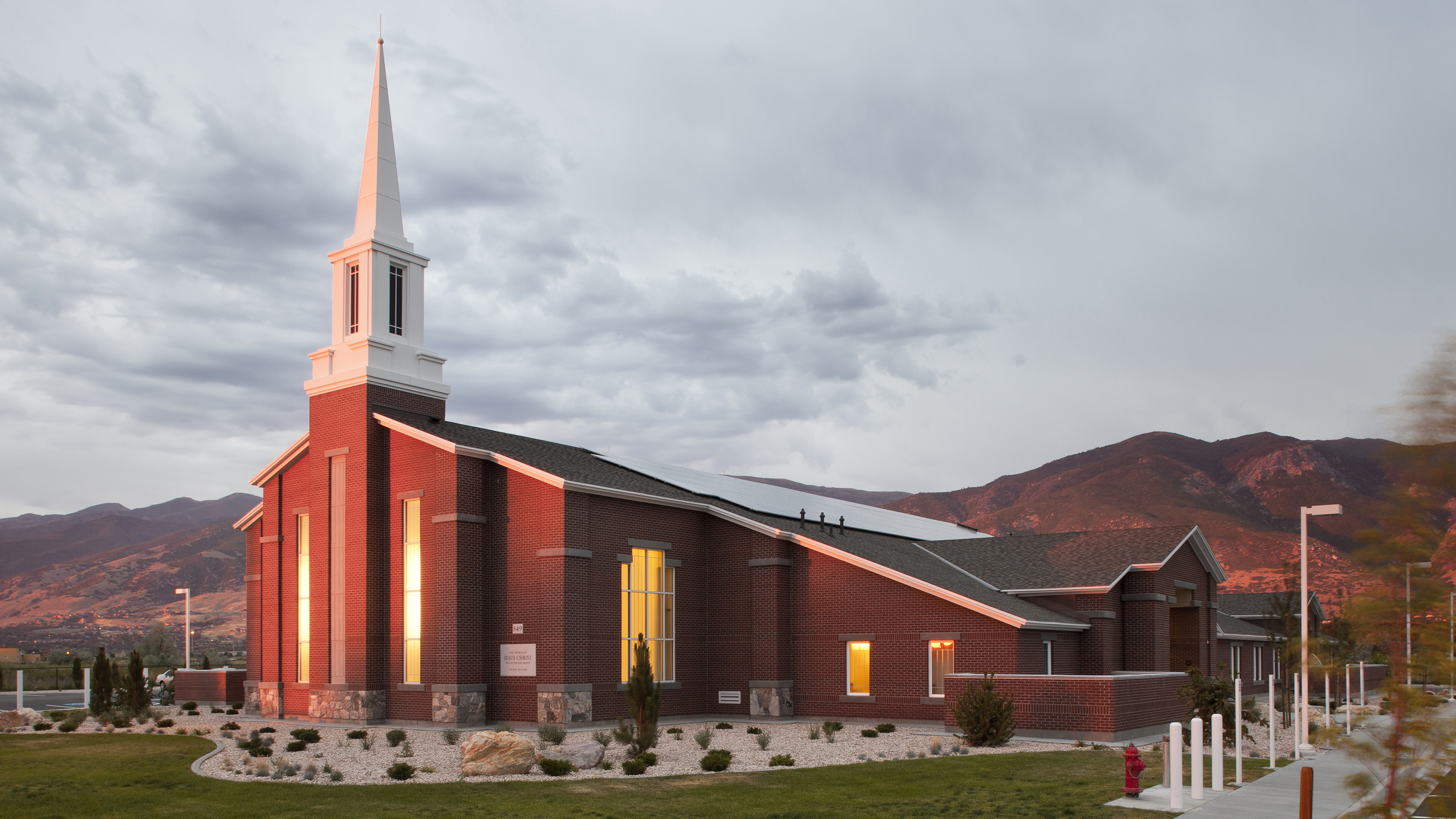 Mormonism in Pictures: Chapels Dot the Globe