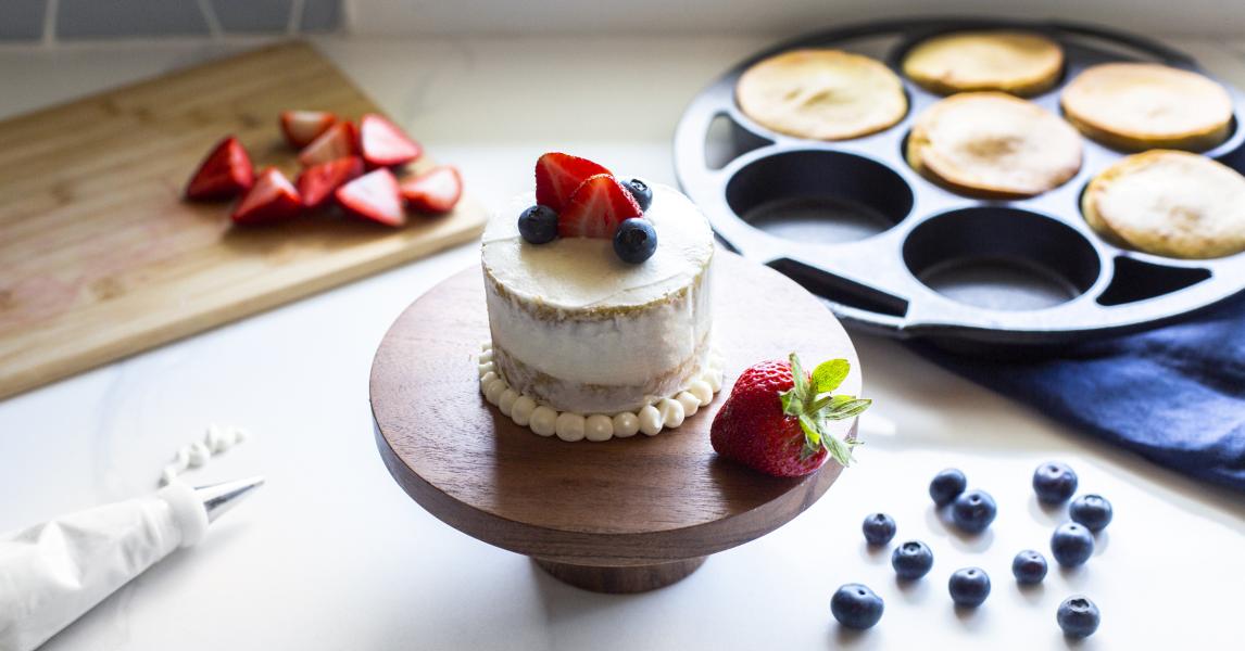 Mini Cakes with Buttercream Frosting | Lodge Cast Iron